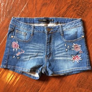 🍁 Harper Embroidered Jean Shorts